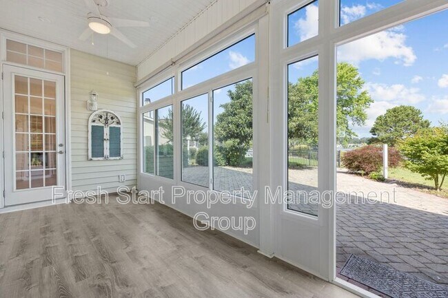 Building Photo - 414 Carriage Lake Dr