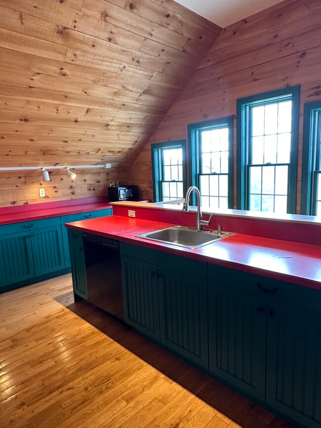 Lot’s of Counter/ Cupboard Space - 320 South Hl