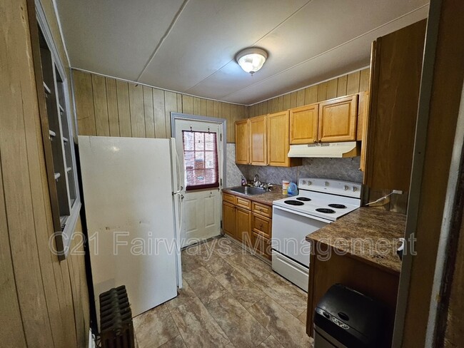 Building Photo - 620 Carothers Ave
