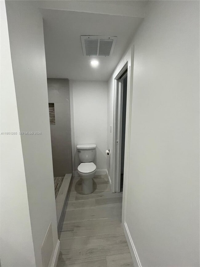 Building Photo - 2160 SW 16th Ave