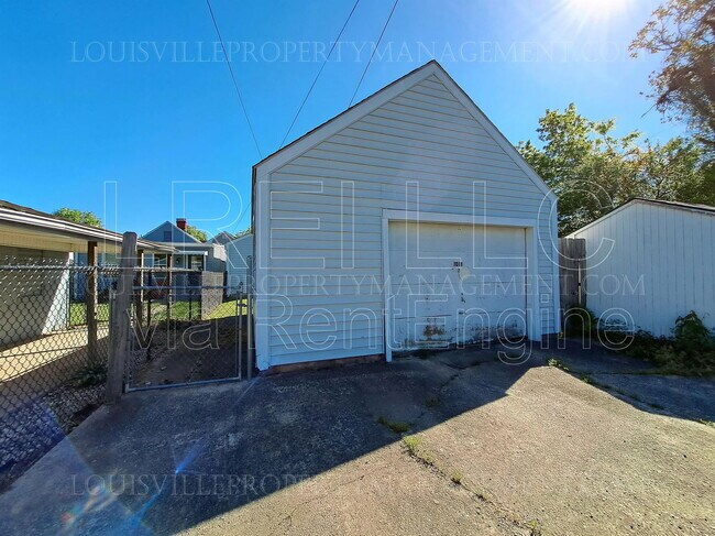 Building Photo - 1018 Sylvia St