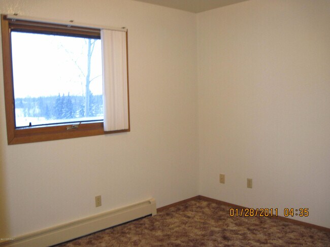 Building Photo - 1400 Carolyn Cir