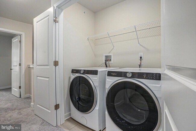 Building Photo - 708 Platinum Dr