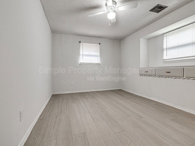 Building Photo - 3305 Neighbors Ln