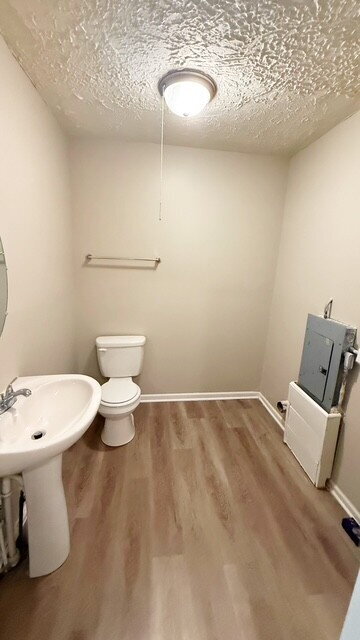 Building Photo - CENTER TOWNSHIP 3 BEDROOM DUPLEX AVAILABLE NOW!  ACCEPTS SECTION 8