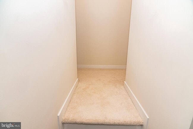 Building Photo - 9011 Amelung St