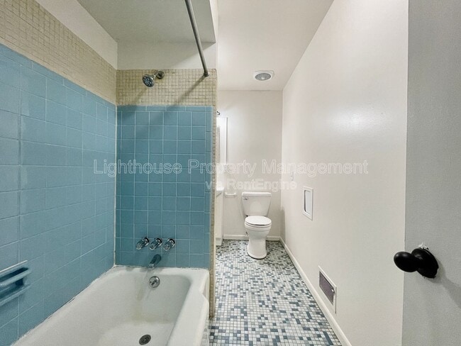 Building Photo - 1153 Hoyt St SE