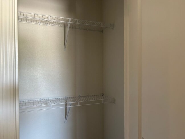 Building Photo - Newer 3 bedroom duplex - Aurora MO