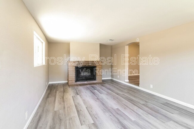 Building Photo - 322 Sweeney Rd