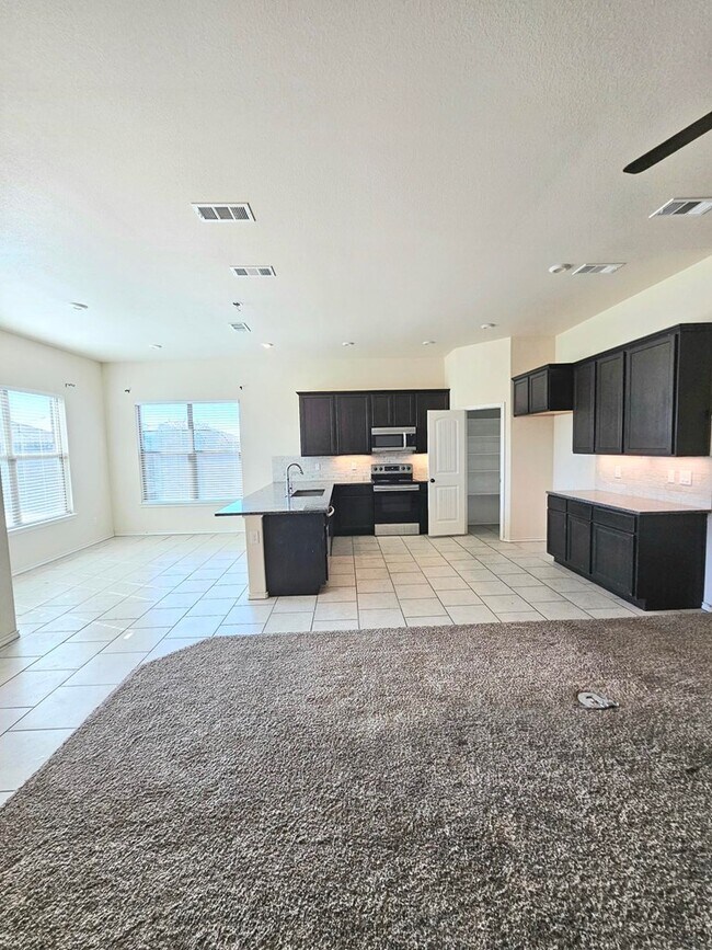 Building Photo - 1804 Rattler Ln