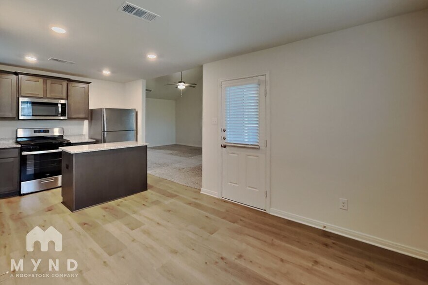 Building Photo - 526 A D Crain St
