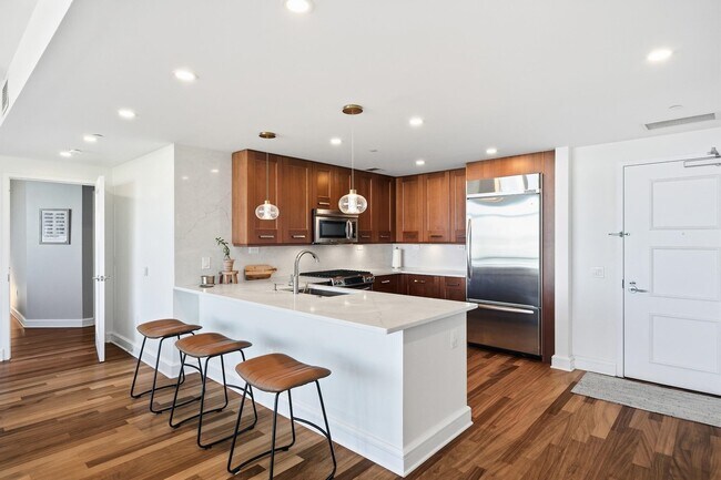 Building Photo - 8100 River Rd