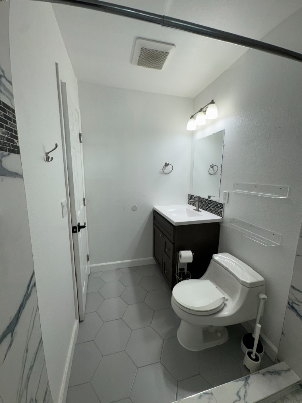 Building Photo - 5 W 4th St