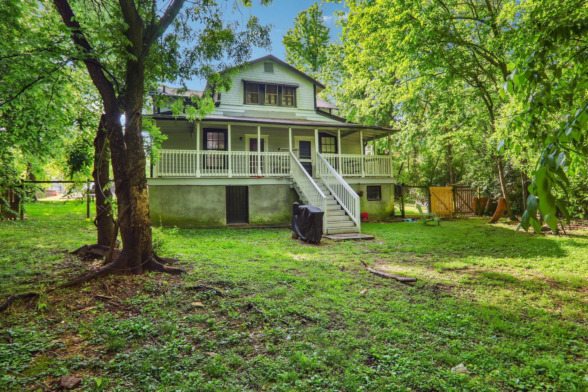 Building Photo - 2728 Tallulah Dr NE