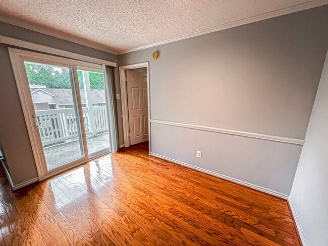 Building Photo - Charming 1 Bed 1 Bath Unit With Private Balcony In The Fountains At McLean - Water Included