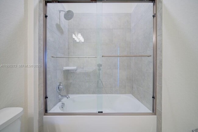 Building Photo - 1023 Eucalyptus Dr