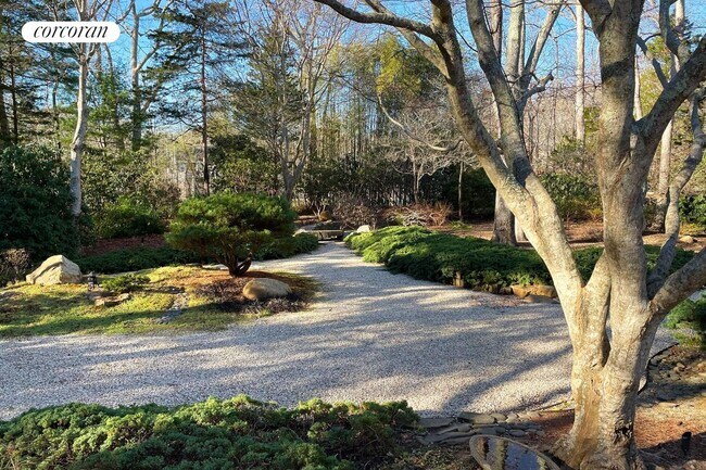 Building Photo - 5 Winding Way