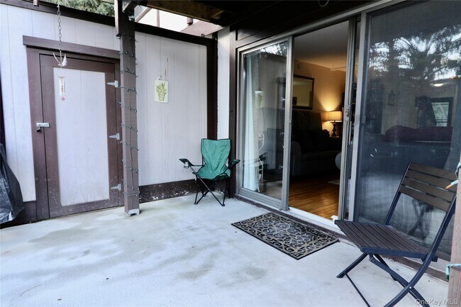 Building Photo - 11 Millholland Dr
