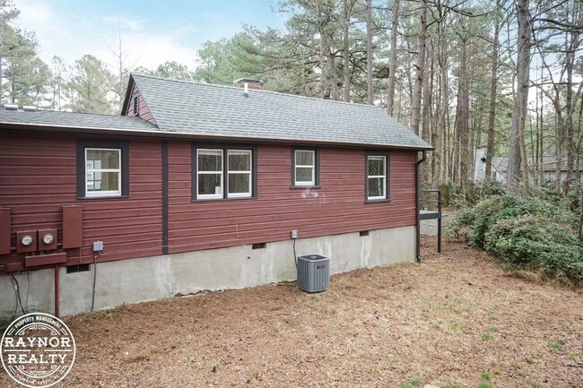Building Photo - 1724 Legion Rd