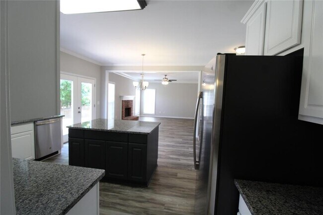 Building Photo - 1525 Woodpoint Way