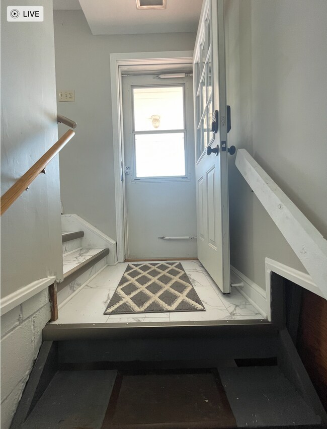 Building Photo - Beautiful Cape Cod 3 bedroom 2 bath- Ellwood City