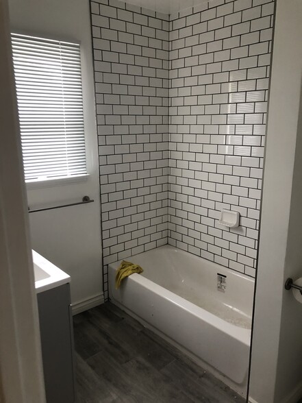 Bath - 11666 Chandler Blvd