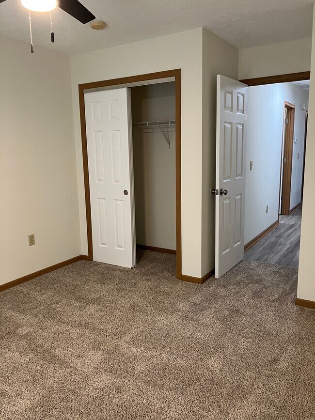 Building Photo - Modern & Spacious 2-Bedroom Ranch Condo – ...