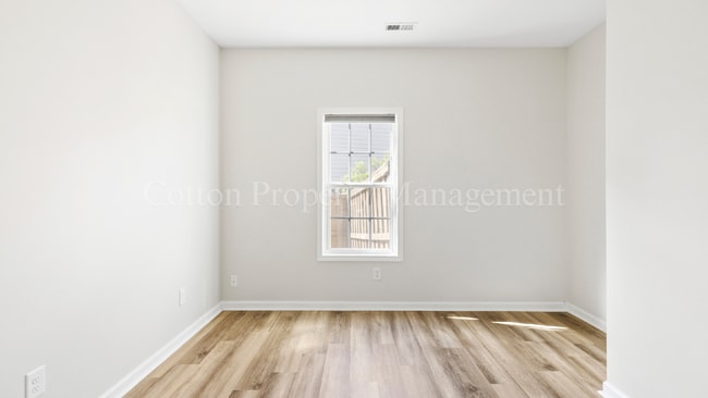 Building Photo - 1010 Winterberry Cir