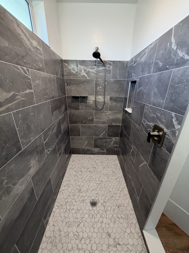 Building Photo - 4280 NE Alexander Way