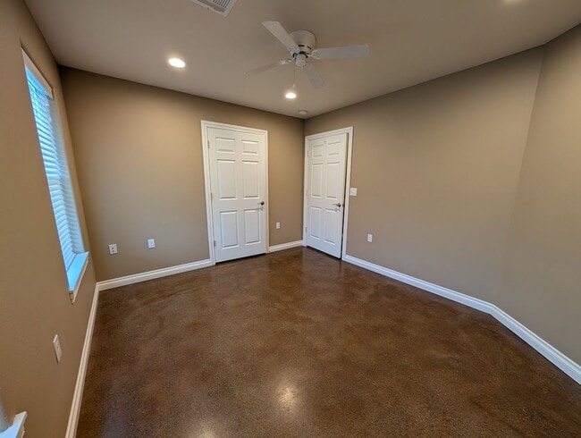 Building Photo - Gorgeous 3 Bed 2 Bath Clarkston Townhouse ...