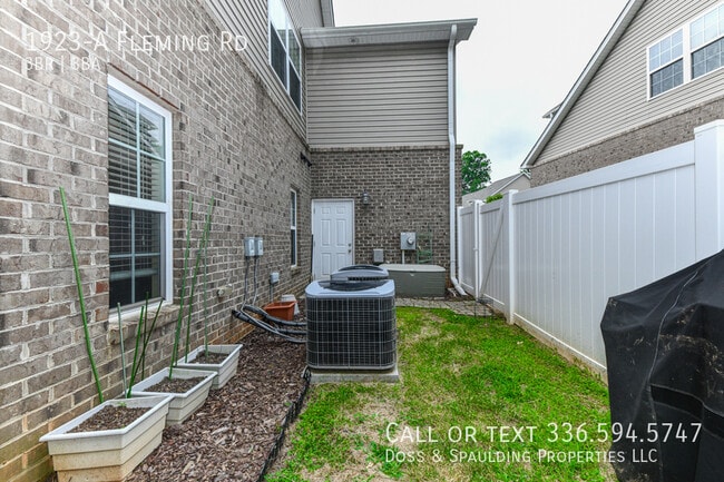 Building Photo - 1923 Fleming Rd