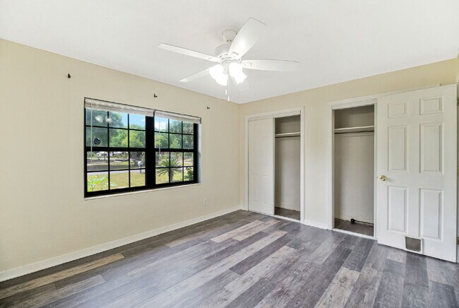 Building Photo - Charming 4 Bedroom Pensacola Rental in a Convenient Location!