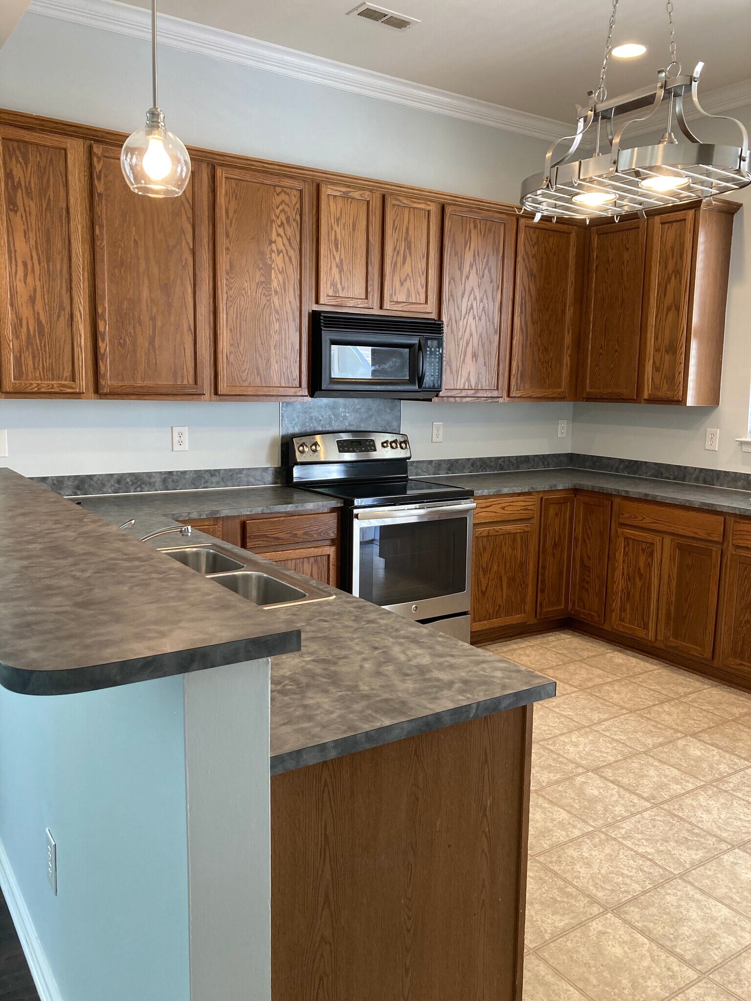 Tons of kitchen cabinet space - 133 Kensington St