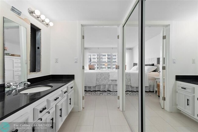 Building Photo - 3500 Galt Ocean Dr