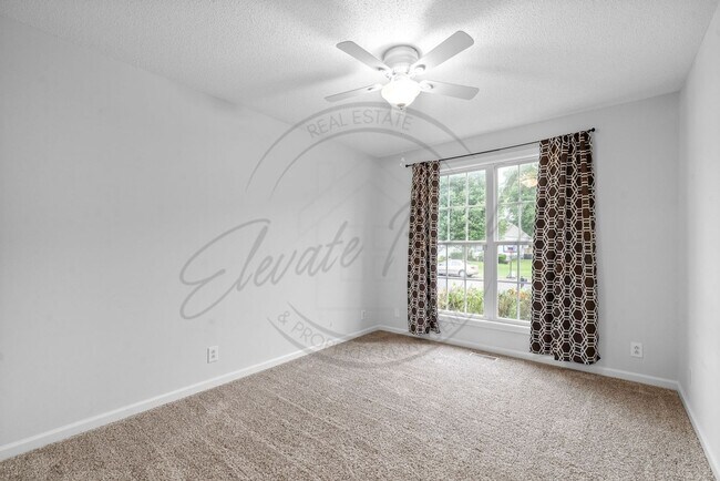 Building Photo - Charming 3 Bedroom Ranch in Clarksville!