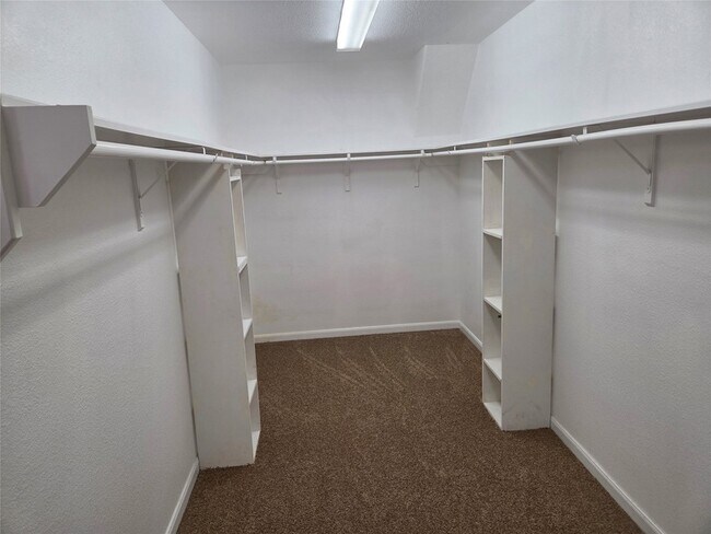 Building Photo - 19510 Dunlay Springs Dr