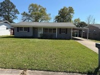 Building Photo - 405 McGuire Cir