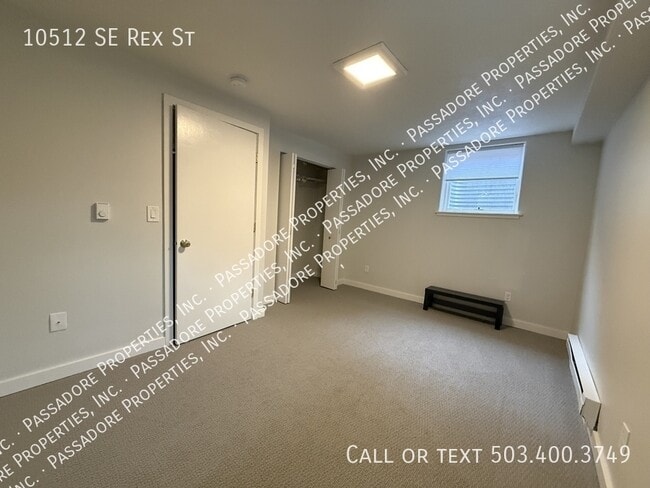 Building Photo - 10512 SE Rex St