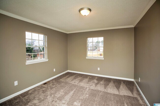 Building Photo - 8941 Glendale Dr