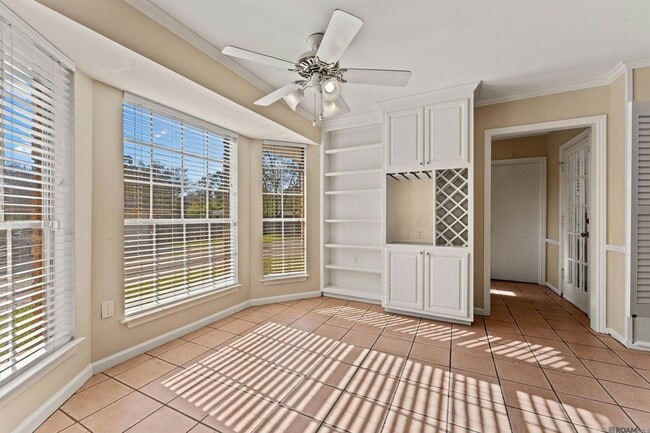 Building Photo - 685 Daventry Dr