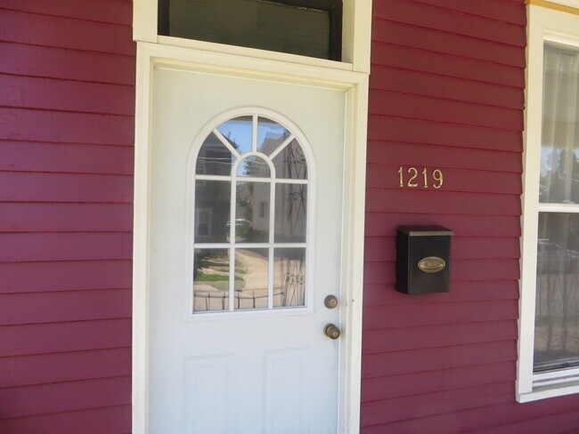 Building Photo - 1219 Fulton St