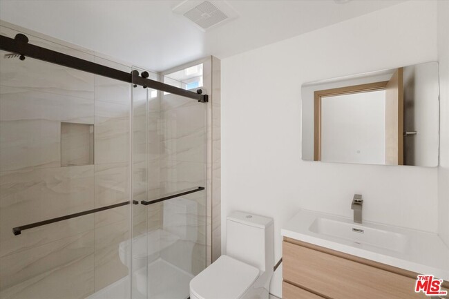 Building Photo - 15207 Morrison St