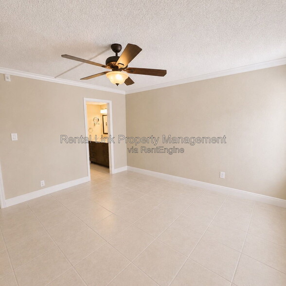 Building Photo - 2264 Winkler Ave