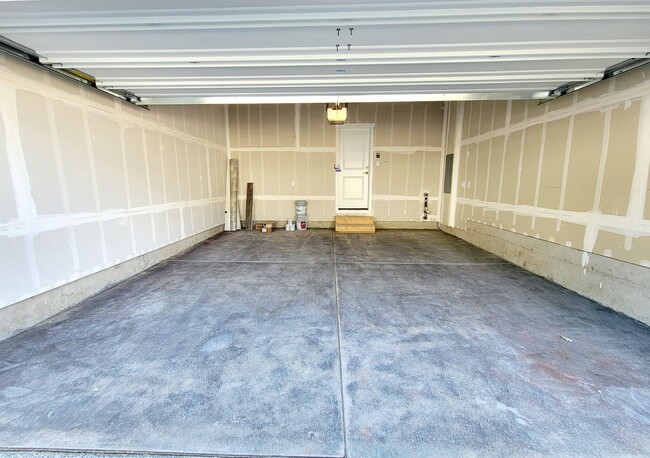 Building Photo - Brand New 3 bed with loft and fully fenced yard in convenient CK location!