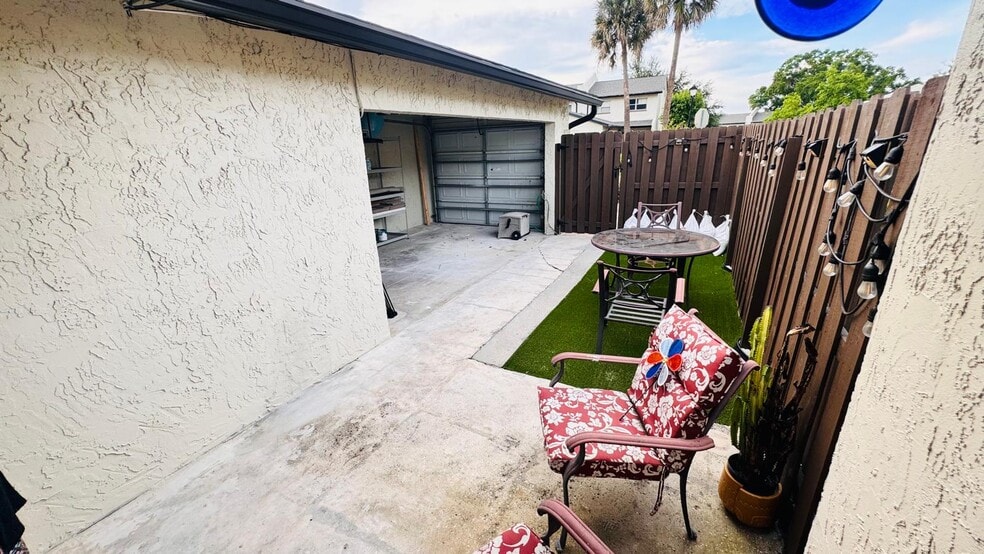 Building Photo - 600 Waverly Ln