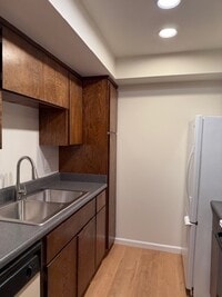 Building Photo - 5887 El Zuparko Dr