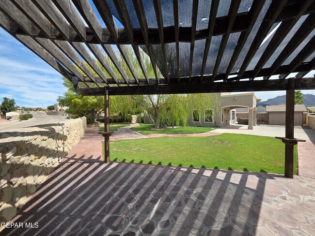 Building Photo - 7346 Gulf Creek Dr