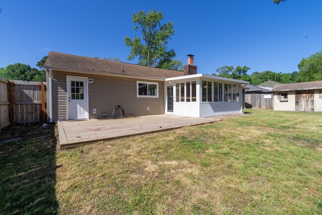 Building Photo - 1724 Placid Ct