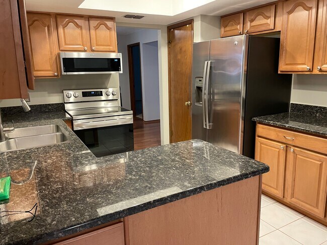 Building Photo - 1280 Gladiolas Dr