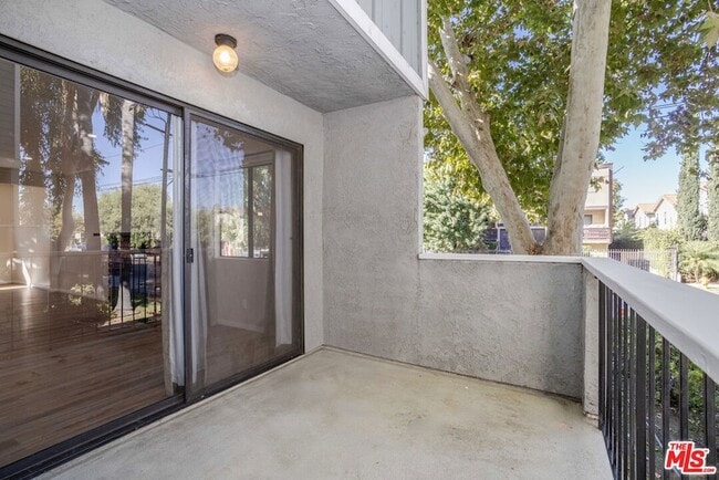 Building Photo - 9140 Burnet Ave